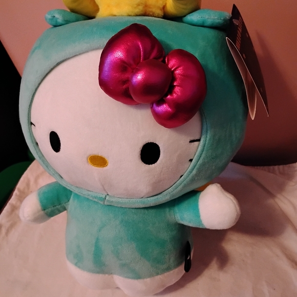 Hello kitty TAURUS plush - Picture 2 of 6